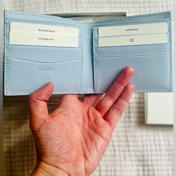 BNWT BAGGU unisex custom blue leather wallet- python-rare - Picture 3 of 5